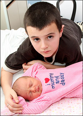 The baby father ... Alfie Patten with little Maisie